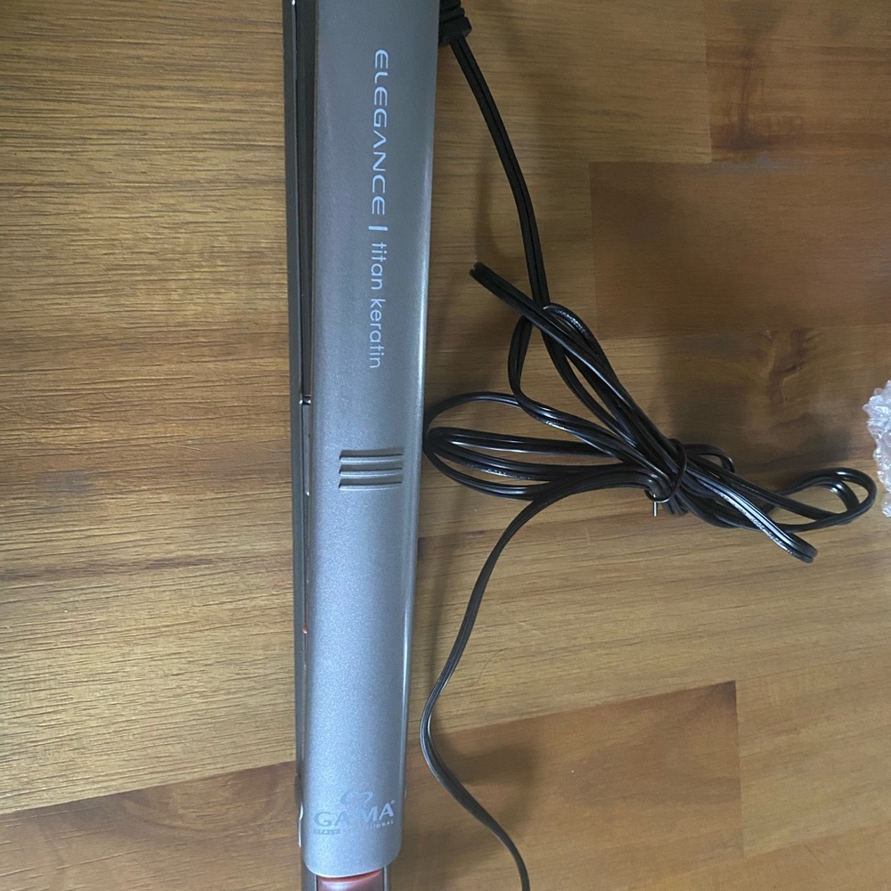 Gama Elegance Titanium Keratin Hair Straightener
